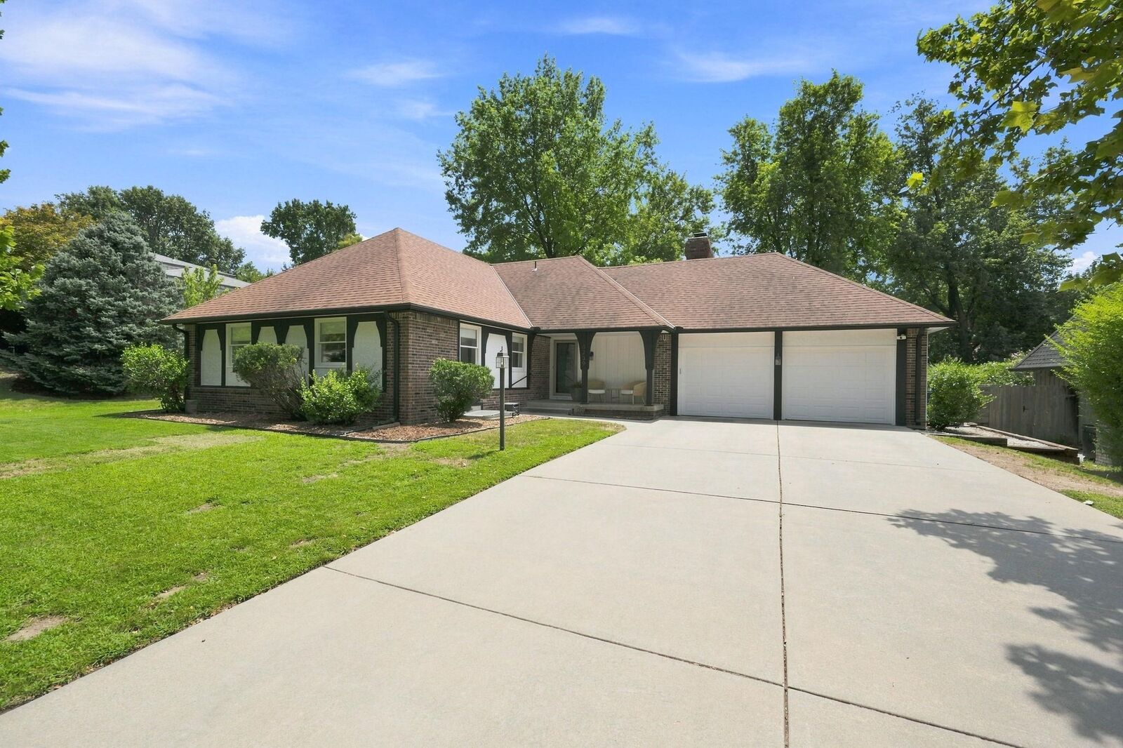Property Photo:  8239 E Brookhollow  KS 67206 