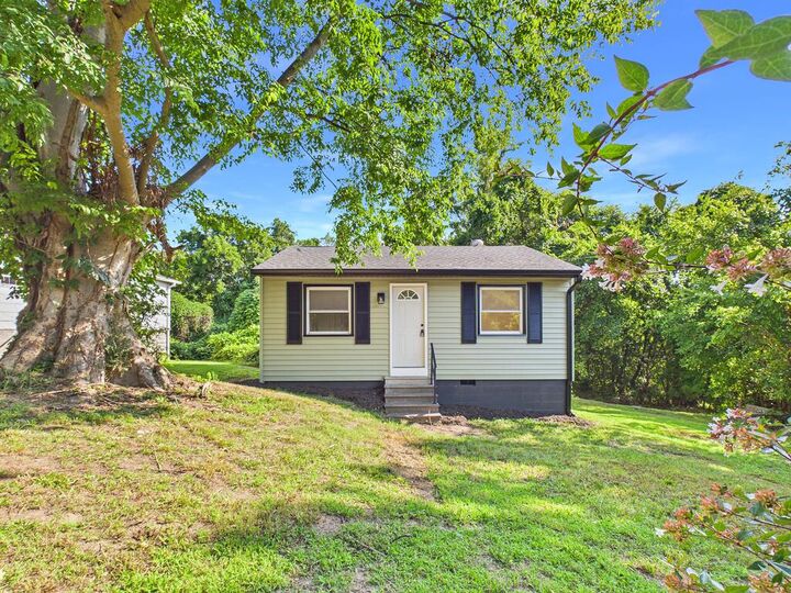 Property Photo: 604 Grace St VA 23901