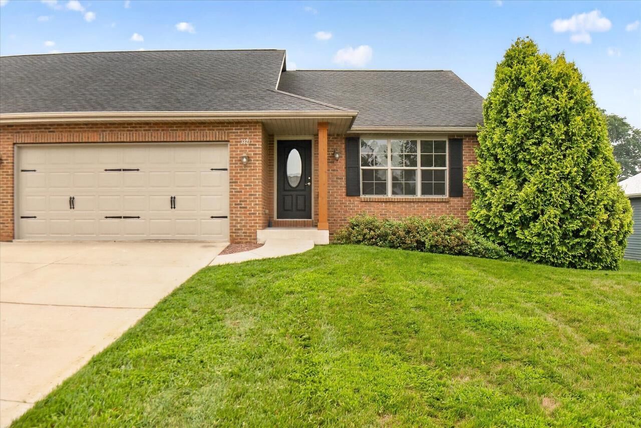 Property Photo:  3321 Crabapple Lane 2  WI 53548 