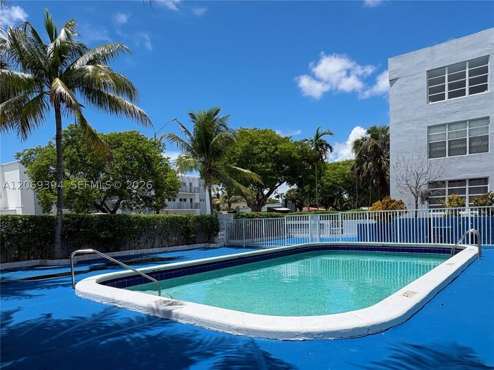 Property Photo: 2175 NE 170th St 104 FL 33162