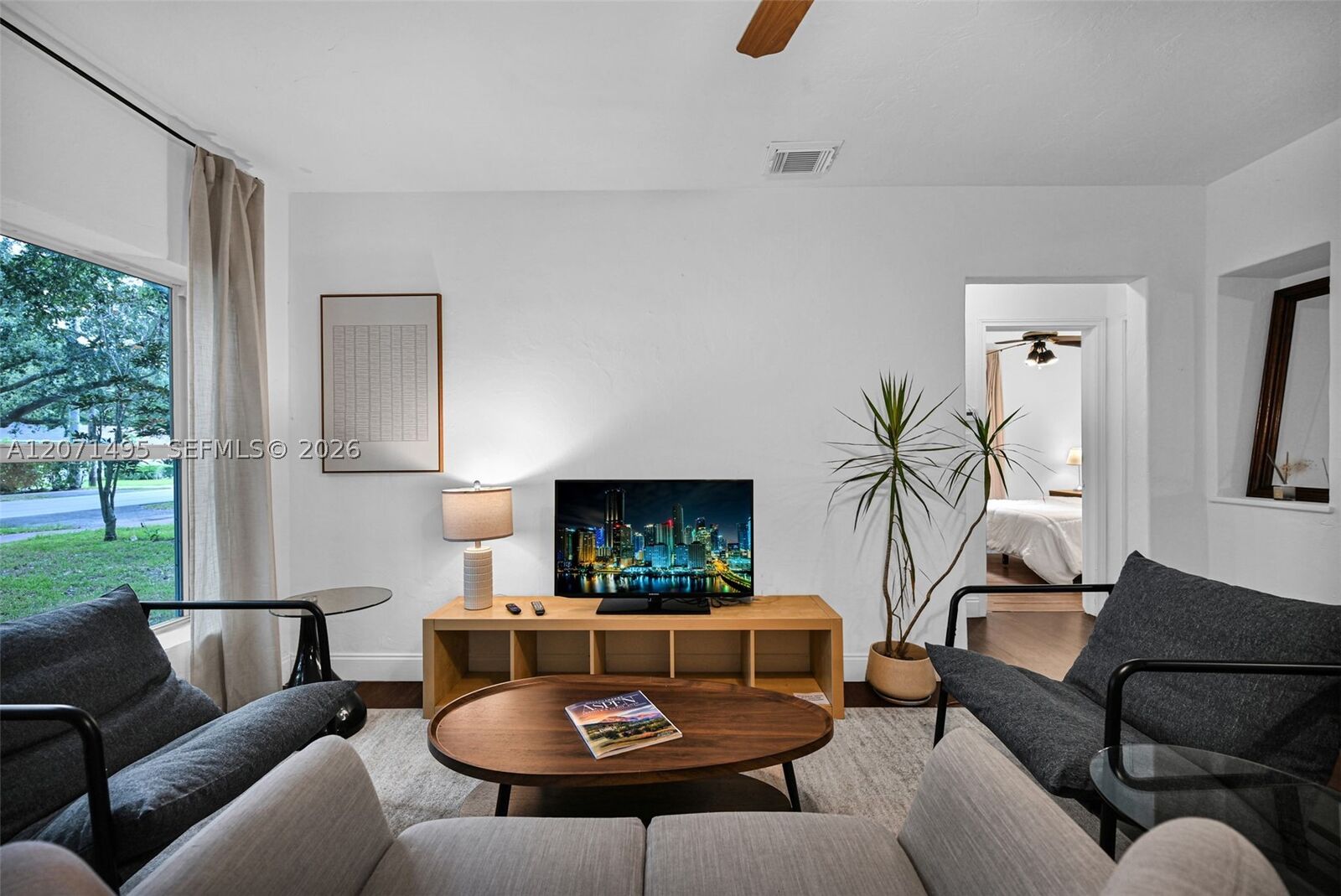 Property Photo:  370 NE 87th St  FL 33138 