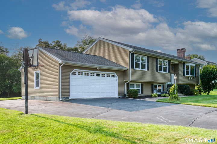 Property Photo: 16 Brockett Farm Road CT 06473