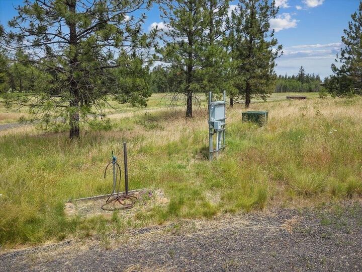 Property Photo:  14933 W Burnett Rd  WA 99026 