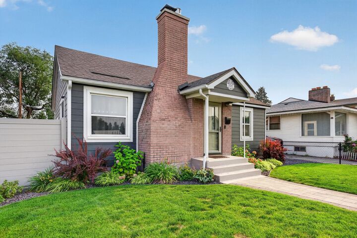 Property Photo:  928 E Olympic Ave Ave  WA 99207 