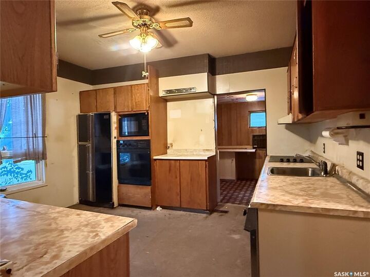 Property Photo:  202 3rd Avenue E  SK S0A 2P0 