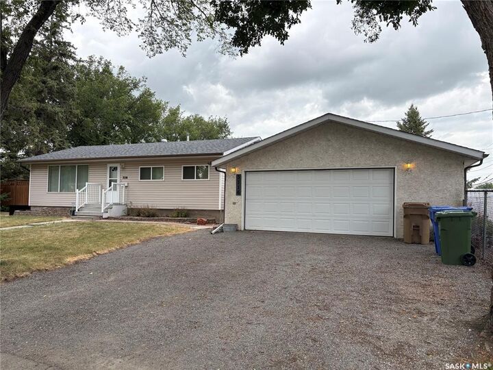 Property Photo: 3116 3rd Avenue N SK S4R 0W6