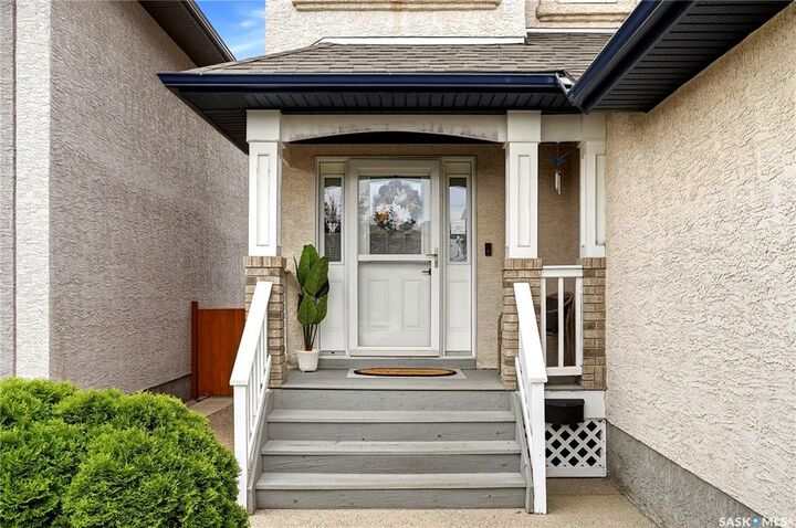 Property Photo: 7123 Wascana Cove Drive SK S4V 3G1