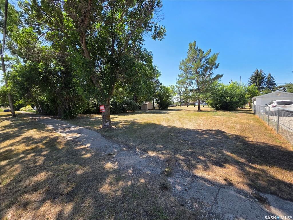 Property Photo:  1224 Taylor Street  SK S0H 2A0 