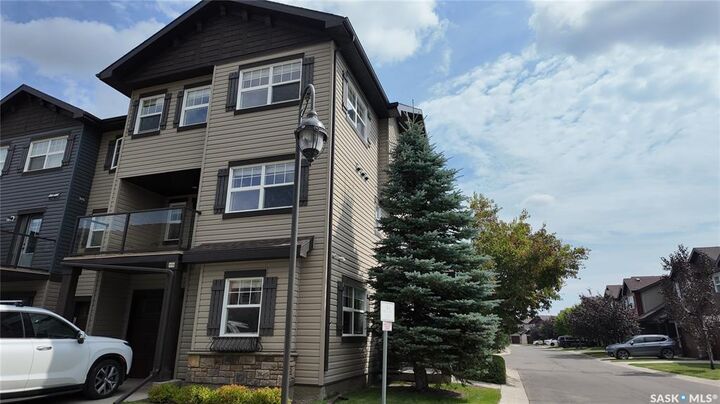 Property Photo: 150 Langlois Way 572 SK S7T 0L3