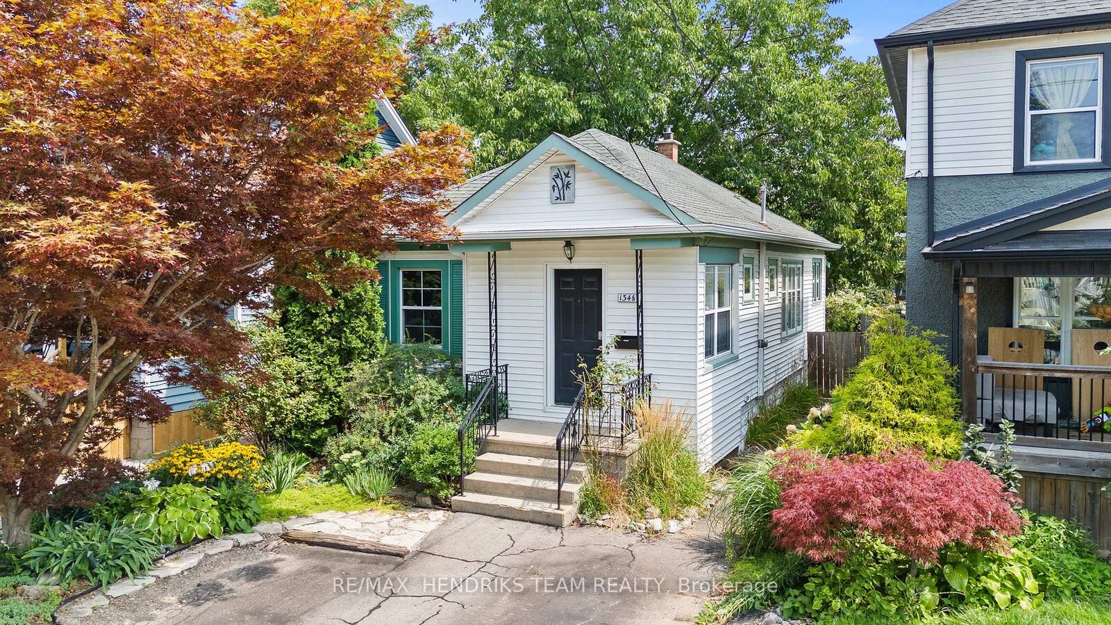 Property Photo:  134 1/2 York Street  ON L2R 6E7 