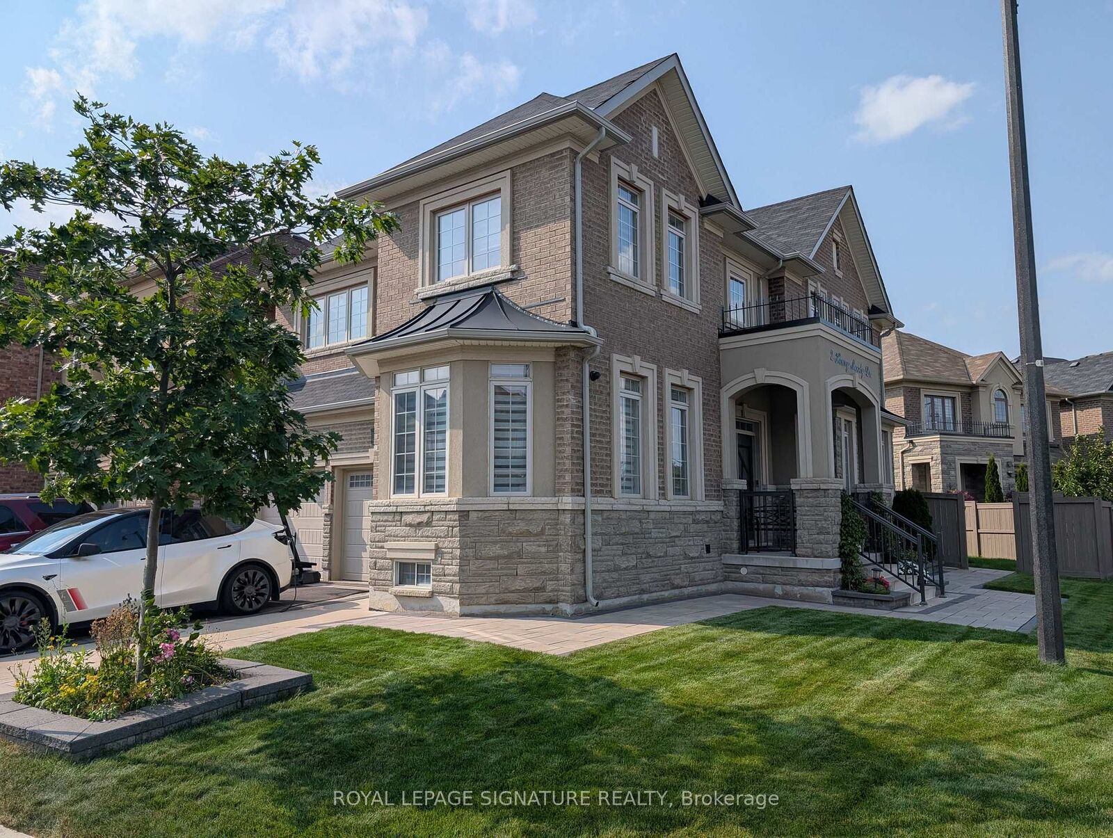 Property Photo: 2 Henry Moody Street E ON L7A 5A8