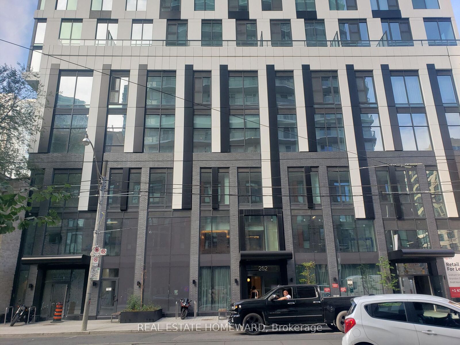 Property Photo:  252 Church Street 4905  ON M5B 0E6 