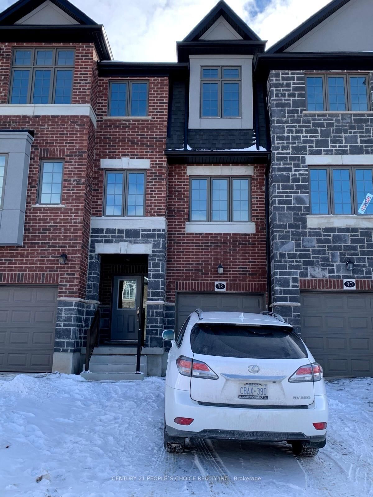 Property Photo:  92 Monarch Woods Drive  ON N2P 0K1 