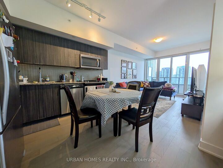 Property Photo:  30 Shore Breeze Drive 1512  ON M8V 0J1 
