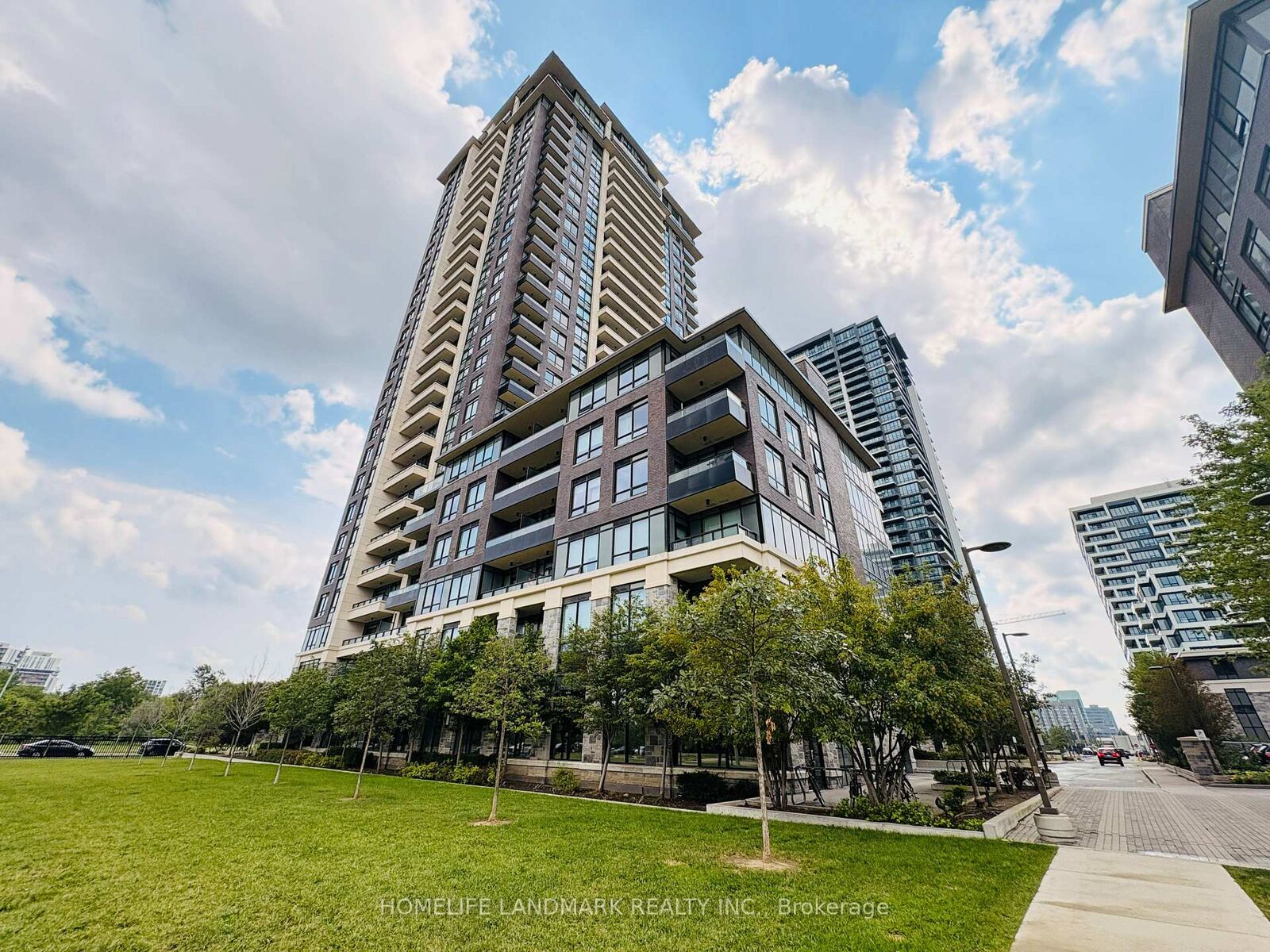 Property Photo:  15 Water Walk Drive 1102  ON L6G 0G2 