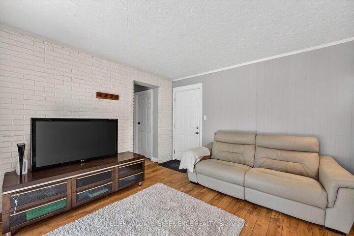 Property Photo:  281 Victoria Street E  ON L9R 1K4 