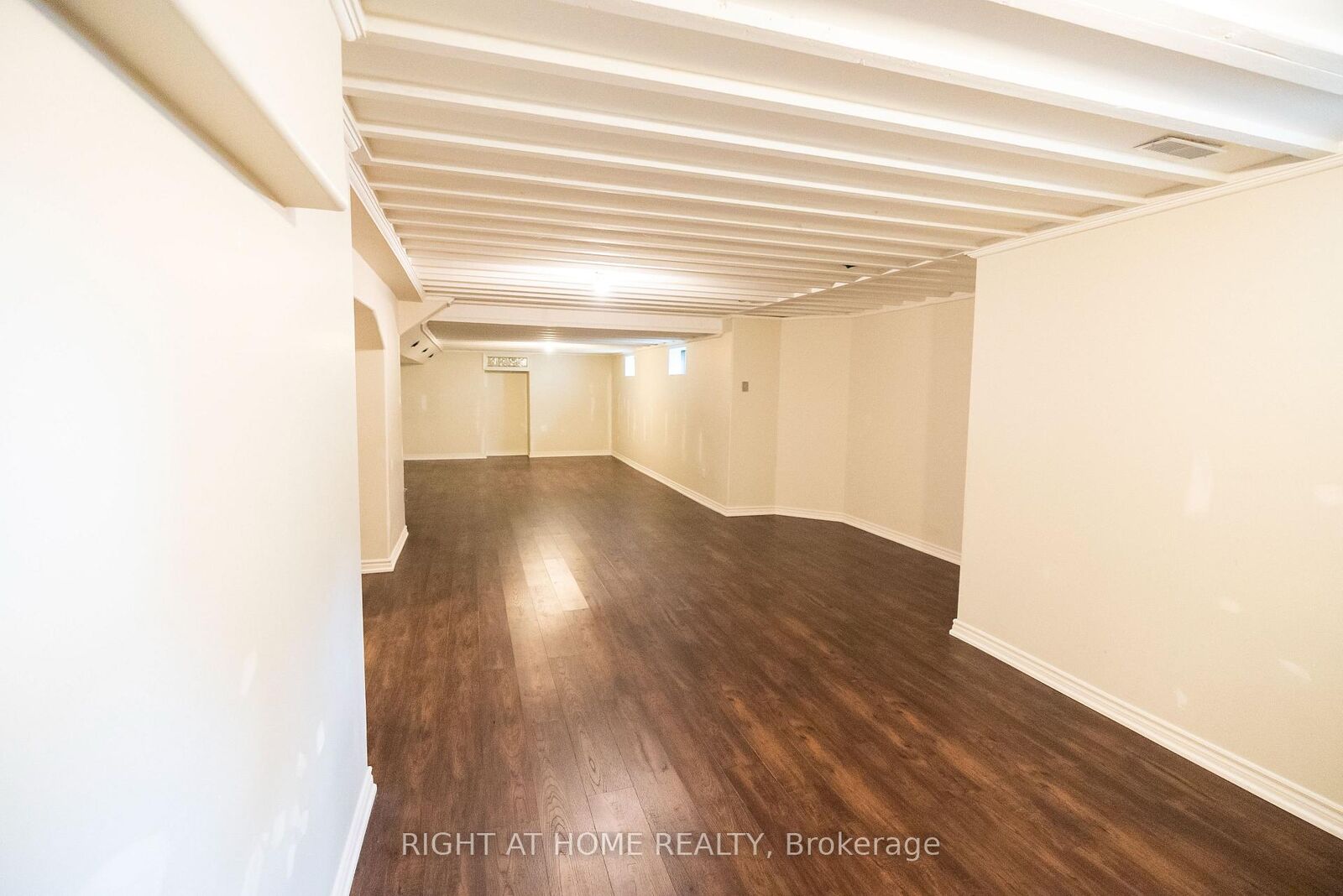 Property Photo:  2427 Erin Centre Boulevard  ON L5M 5B3 