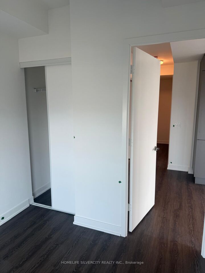 Property Photo:  448 Burnhamthorpe Road 4402  ON L5B 0R4 