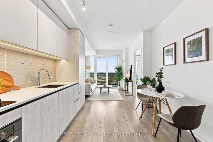 Property Photo:  7890 Jane Street 3101  ON L4K 0K9 