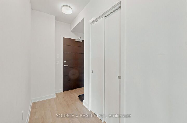 Property Photo: 212 King William Street 815 ON L8R 0A7