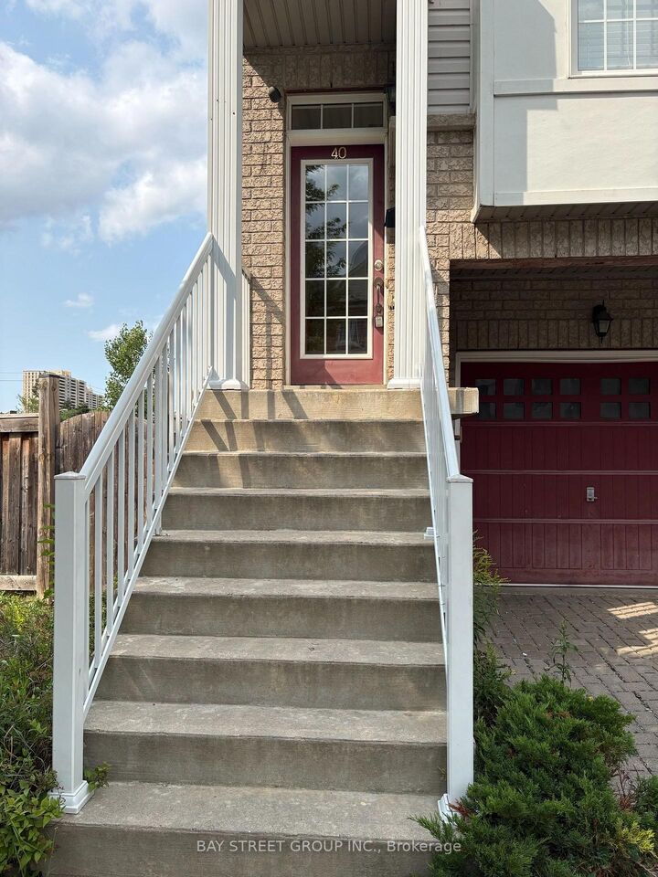 Property Photo:  40 Mantello Drive  ON M3J 0H5 
