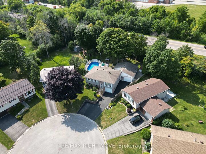 Property Photo:  8 Gaudaur Court  ON L3V 7B4 