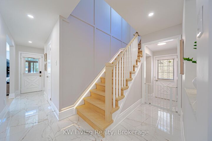 Property Photo: 2969 Dancer Court ON L5L 1Y5