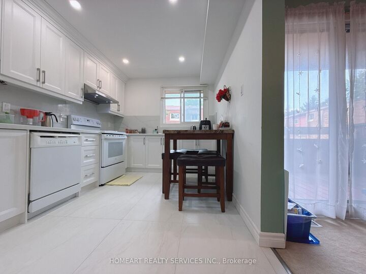 Property Photo: 9 Poets Walkway N/A ON M2J 4V2