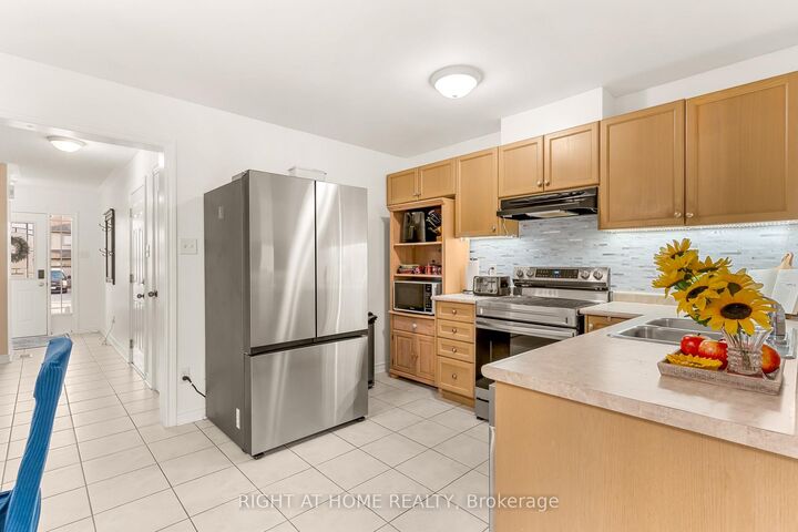 Property Photo:  169 Banting Crescent  ON L3W 0P3 