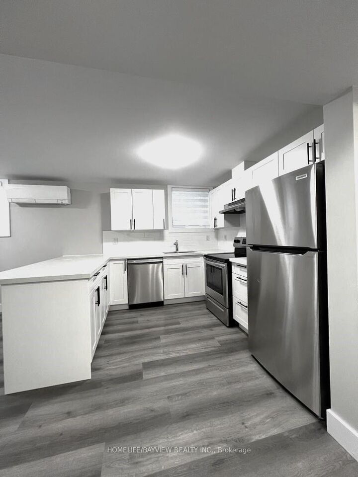 Property Photo:  164 Penetanguishene Road W Bsmnt  ON L4M 7C3 