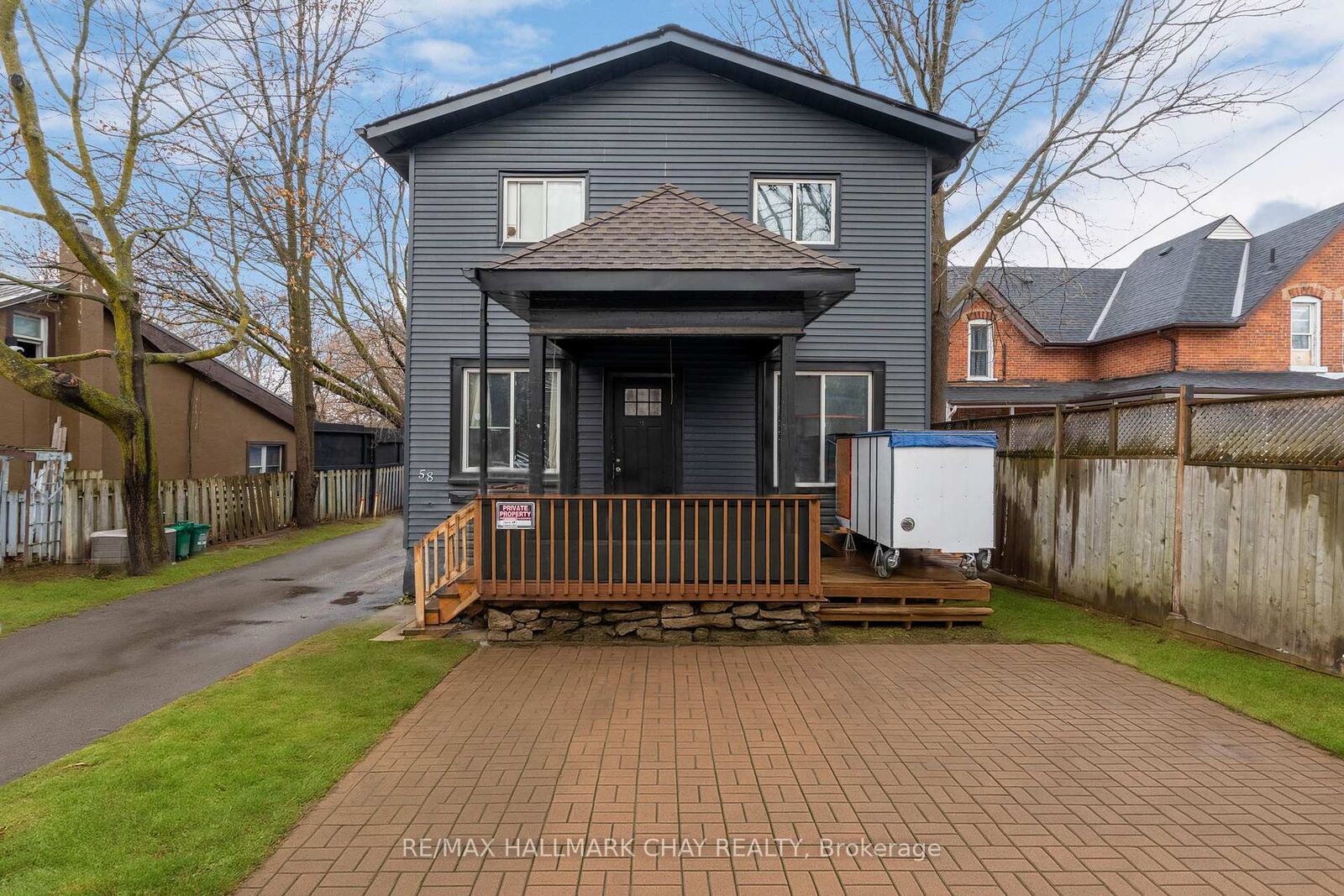 Property Photo:  58 Penetang Street 1-4  ON L4M 1V6 