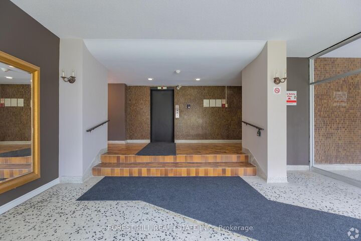 Property Photo: 32 Clayland Drive 301 ON M3A 2A5