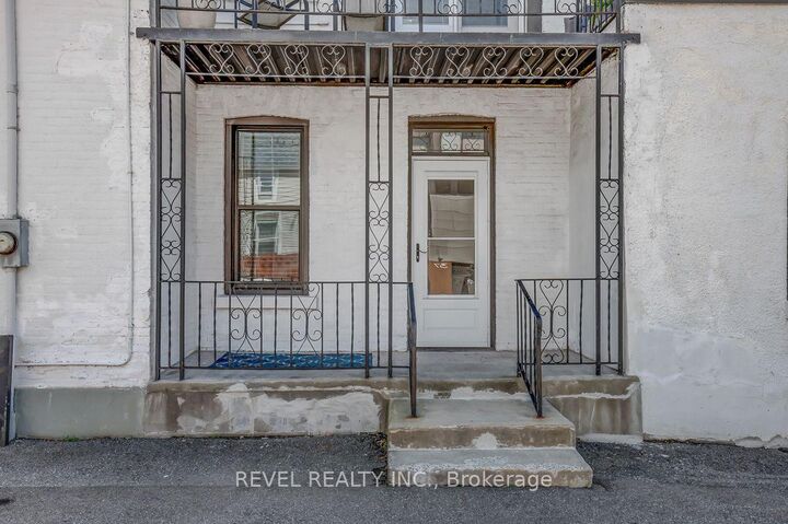 Property Photo: 52 Lebreton Street N ON K1R 7H4