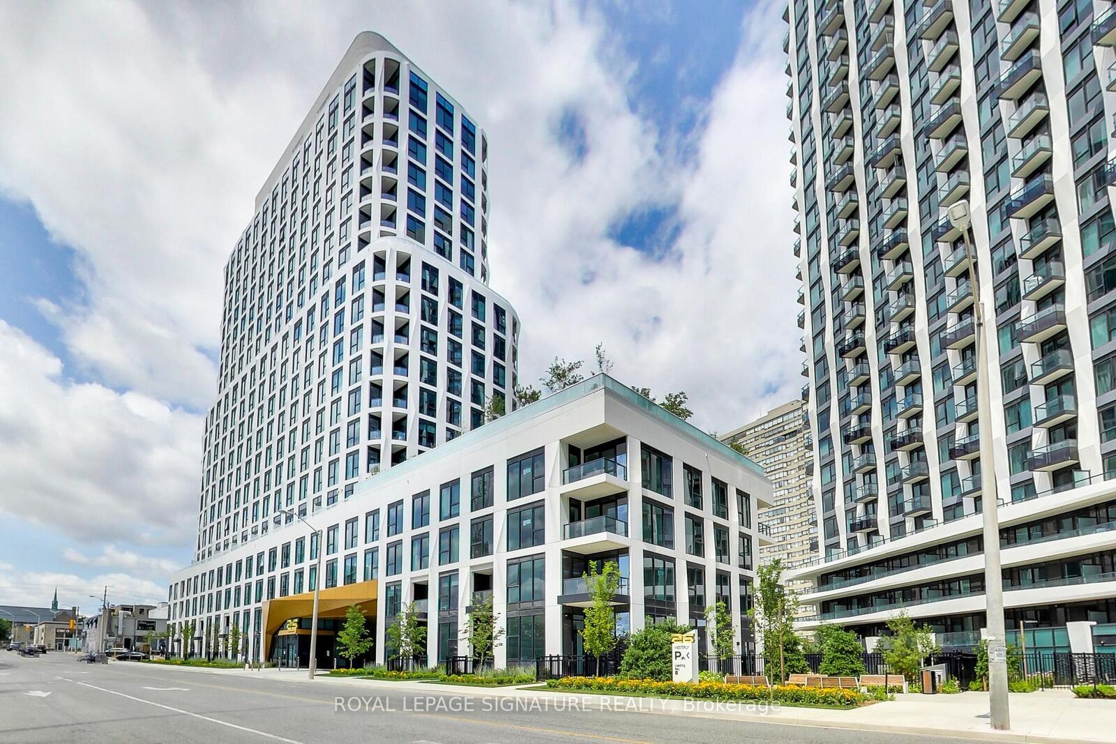 Property Photo: 25 Cordova Avenue Ph04 ON M9A 0E5