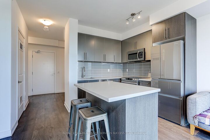 Property Photo: 4699 Glen Erin Drive 1203 ON L5M 2E5