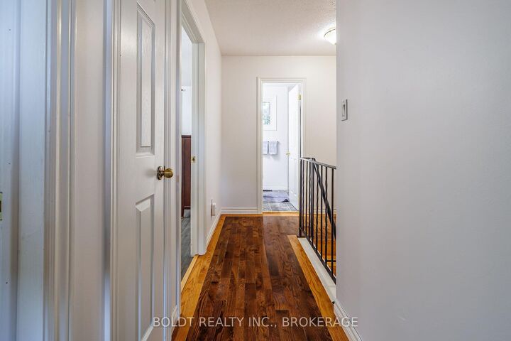 Property Photo: 13 1/2 Northglen Avenue ON L2M 1B3