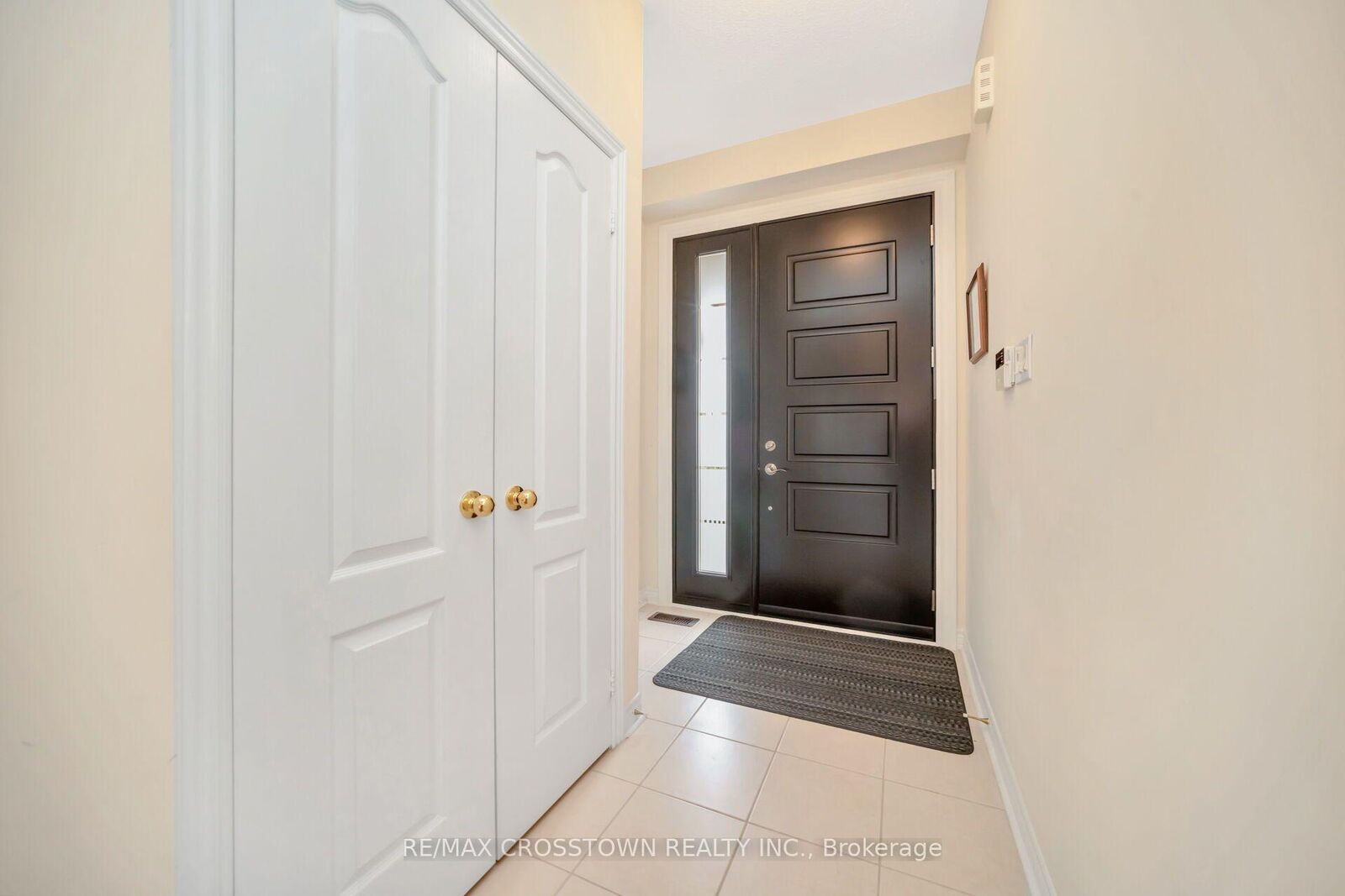 Property Photo: 67 Sorbonne Drive ON L6P 1Y6