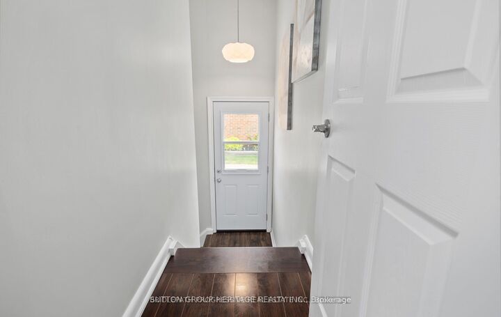Property Photo:  621 Wychwood Street  ON L1G 2T4 