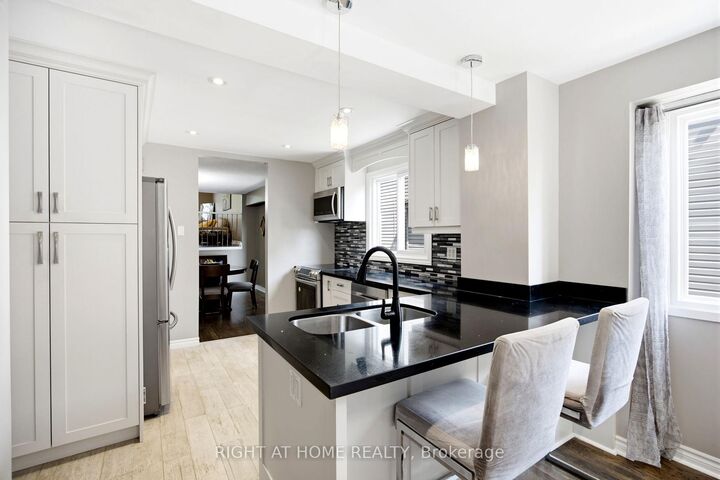 Property Photo: 4141 Trellis Crescent ON L5L 2M1