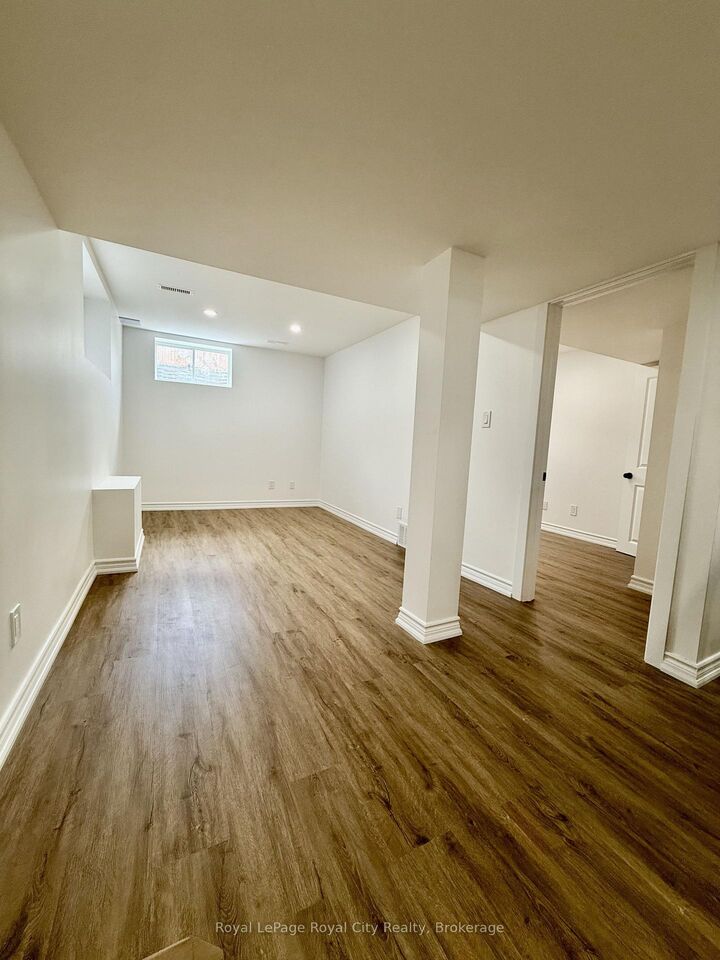 Property Photo:  34 John Brabson Crescent  ON N1G 0G5 