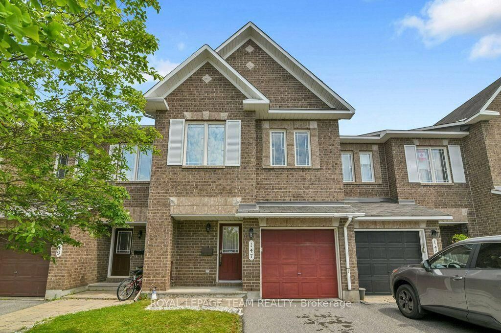 Property Photo: 147 Sorento Street ON K2J 0B2