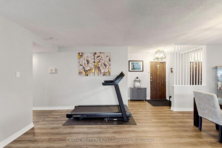 Property Photo: 21 Knightsbridge Road 1502 ON L6T 3Y1