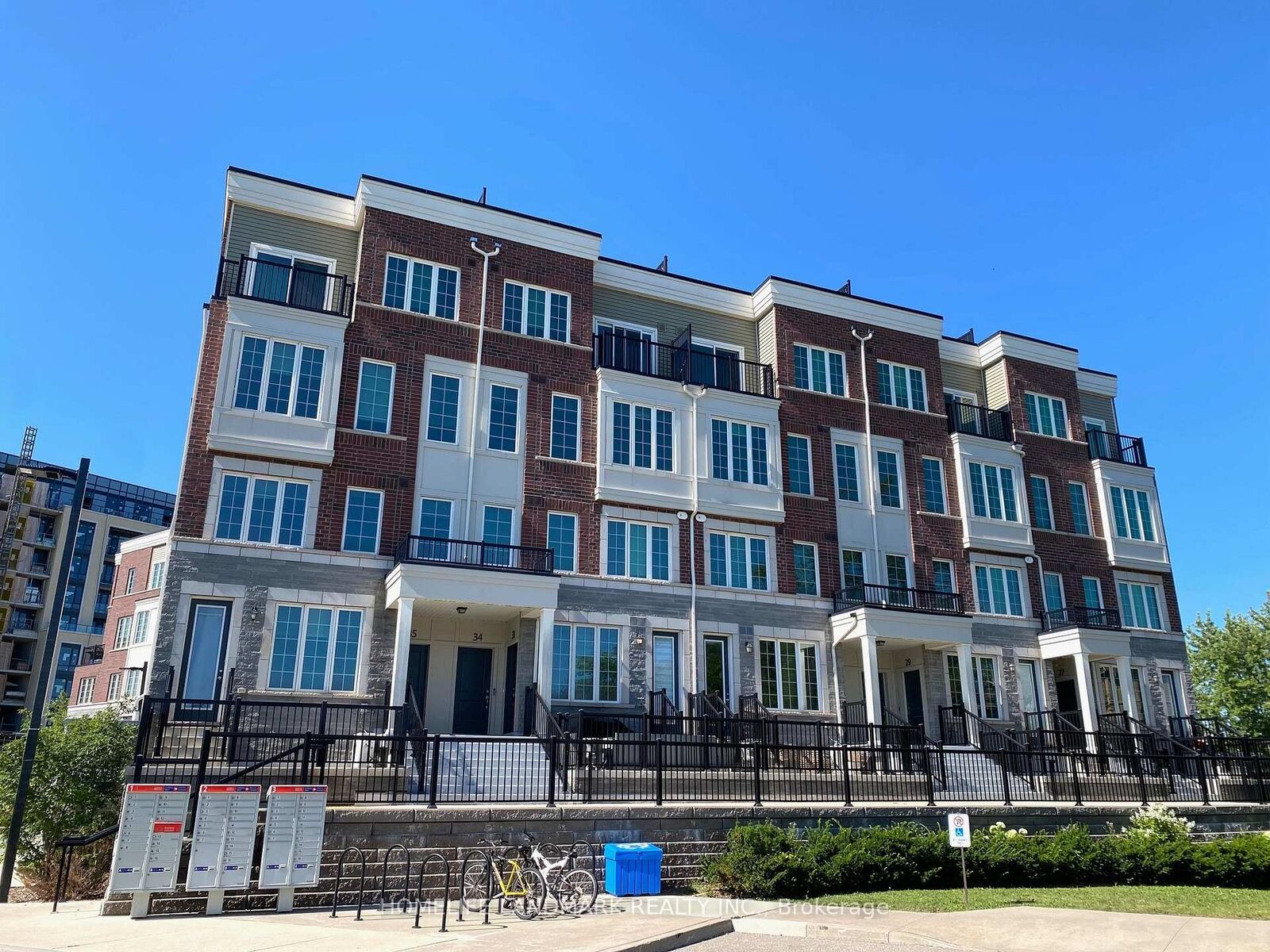 Photo de la propriété:  2199 Lillykin Street 21  ON L6H 7H2 