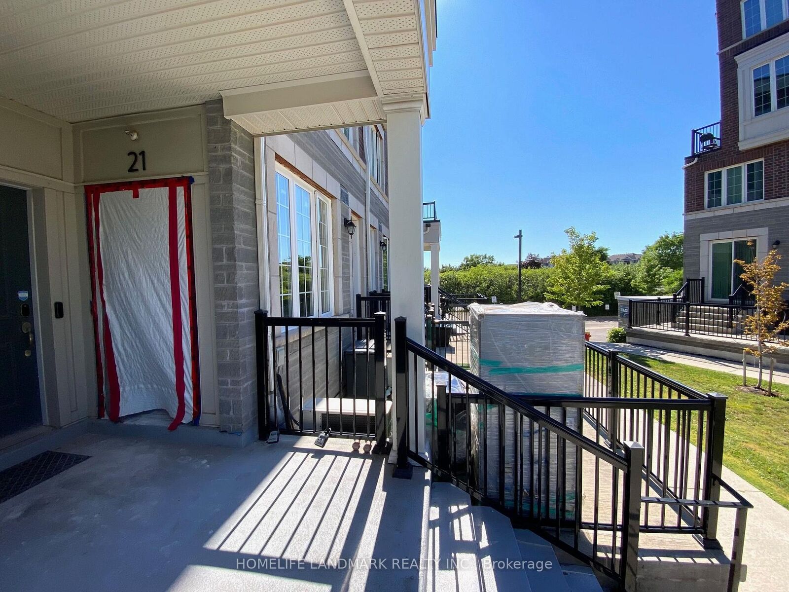 Property Photo: 2199 Lillykin Street 21 ON L6H 7H2