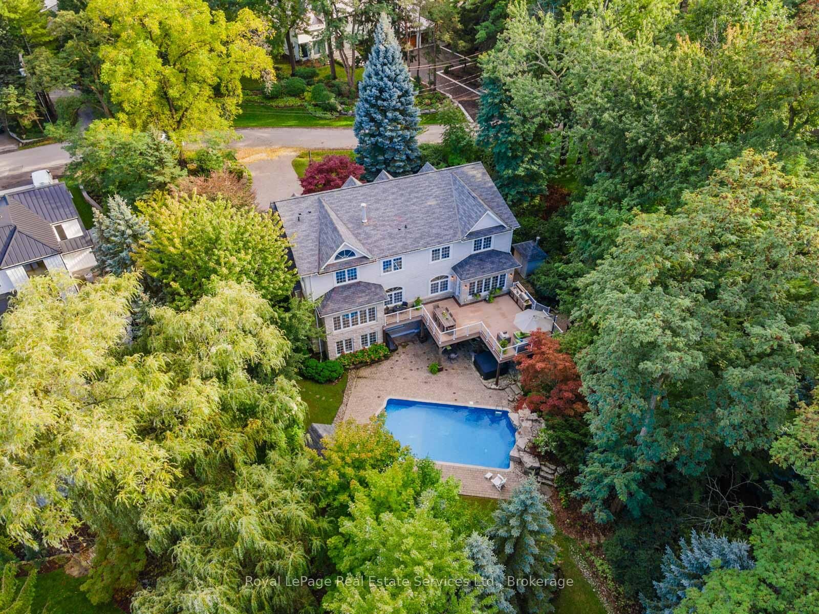 Property Photo: 235 Lakewood Drive ON L6K 1B3