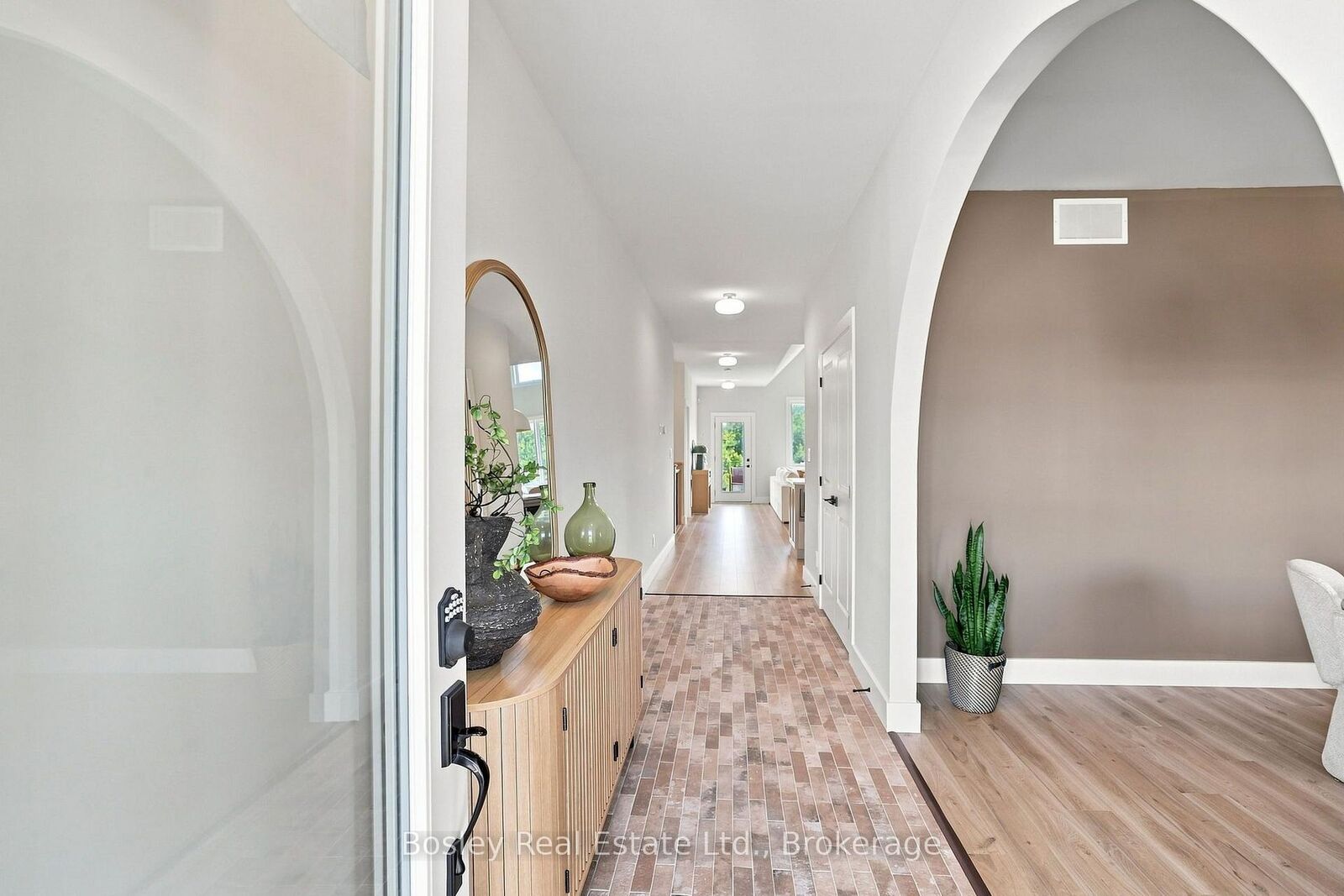 Property Photo:  168 Chestnut Street  ON L9Y 5T5 