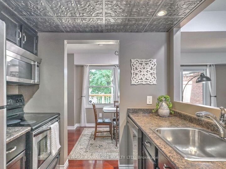 Property Photo: 295 Wilkins Street 43 ON N6C 5C1