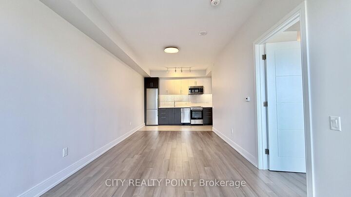 Property Photo: 2525 Bathurst Street 510 ON M6B 2Y9