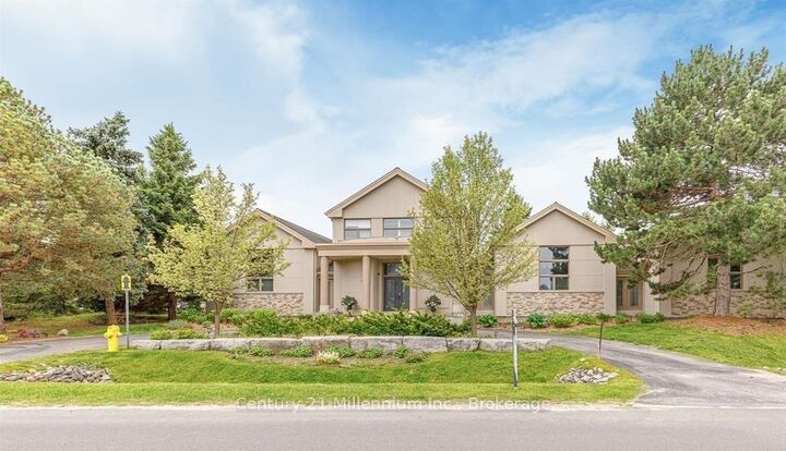 Photo de la propriété:  160 Grand Cypress Lane  ON L9Y 0K8 