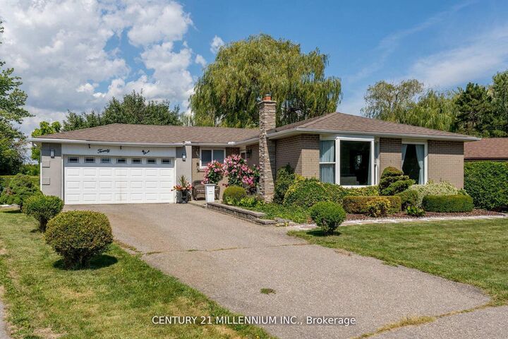 Property Photo: 20 Dunblaine Crescent ON L6T 3H2